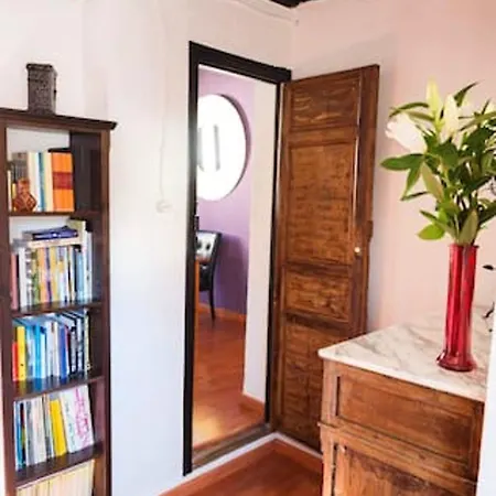 Comfortable In With Air Conditioning Granada